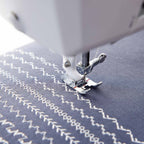 HUSQVARNA® VIKING® ONYX™ 25 Sewing Machine — official product image 3