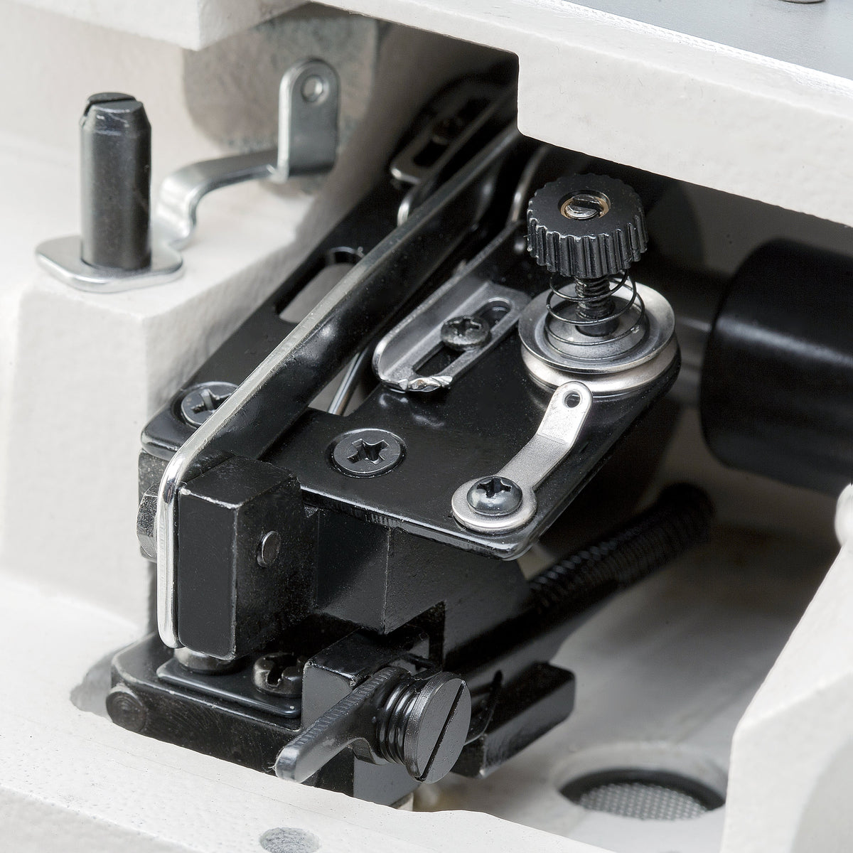 Reliable 2100IF lower looper coverstitch detail