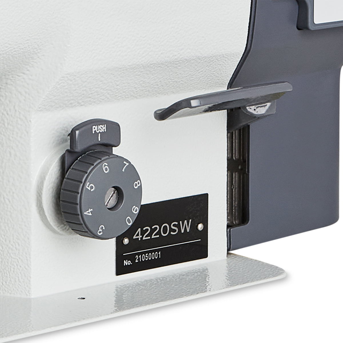 Reliable 4220SW stitch-length dial and reverse lever detail