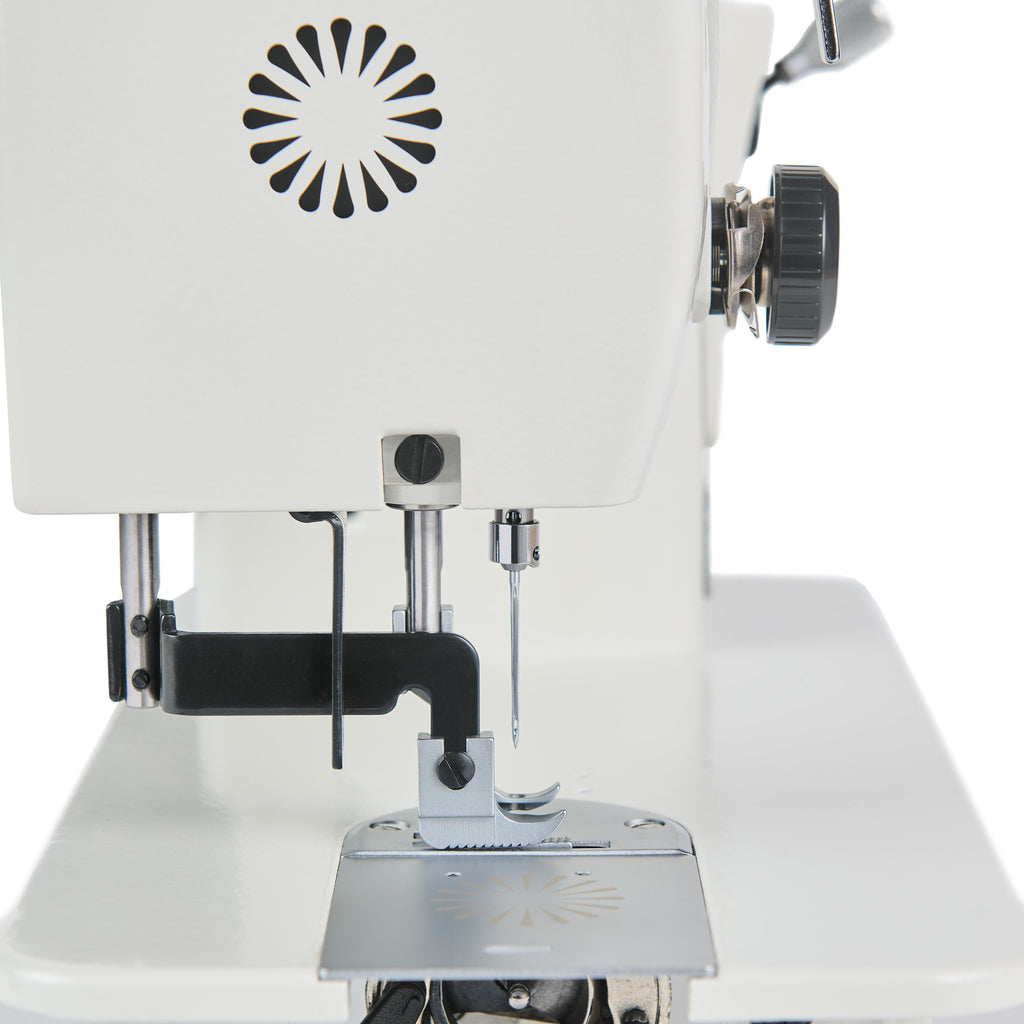 Barracuda Fit 500BW needle and walking-foot assembly