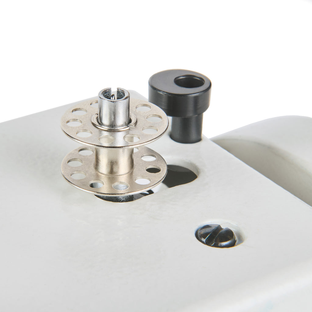 Barracuda Fit 500BZ built-in bobbin winder with bobbin