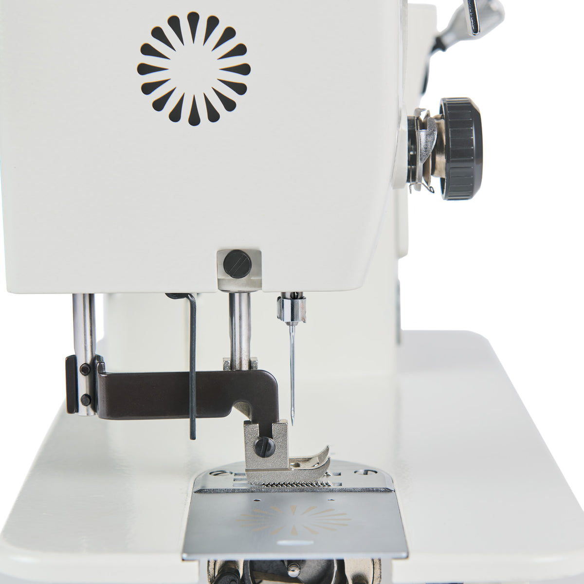 Barracuda Fit 500BZ needle and walking-foot assembly
