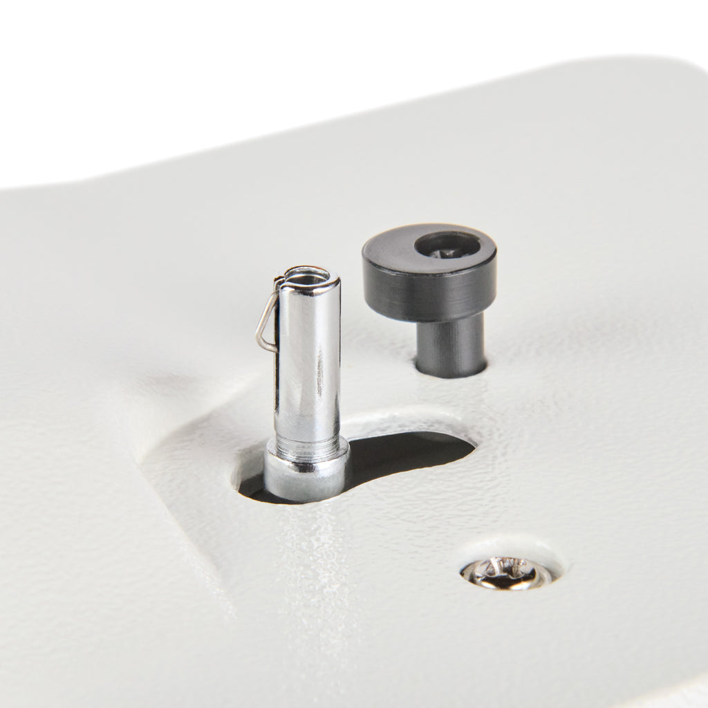 Barracuda Command 700BZ built-in bobbin winder without bobbin