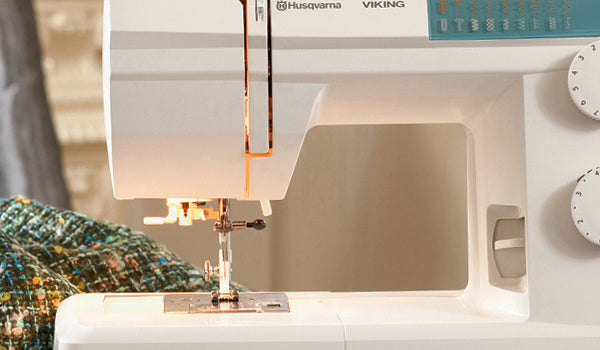 Husqvarna Viking EMERALD 116 sewing machine — official product image 4