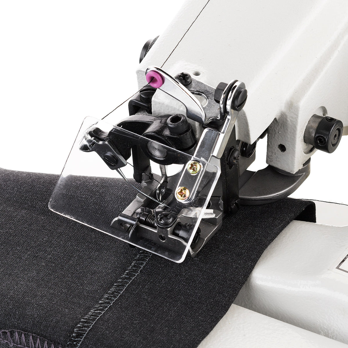 Reliable Maestro 600SB hemming a pair of pants