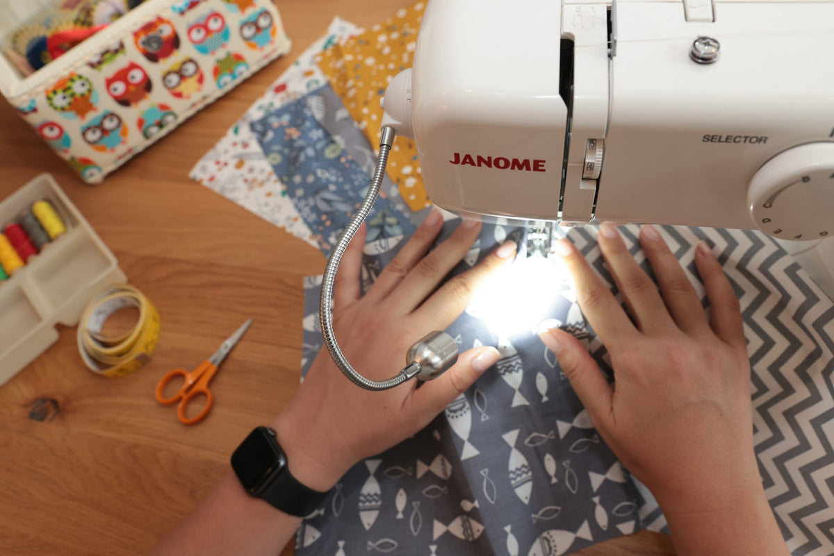 Daylight Sewing Machine Lamp