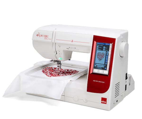 Elna eXpressive 850 color touchscreen and controls