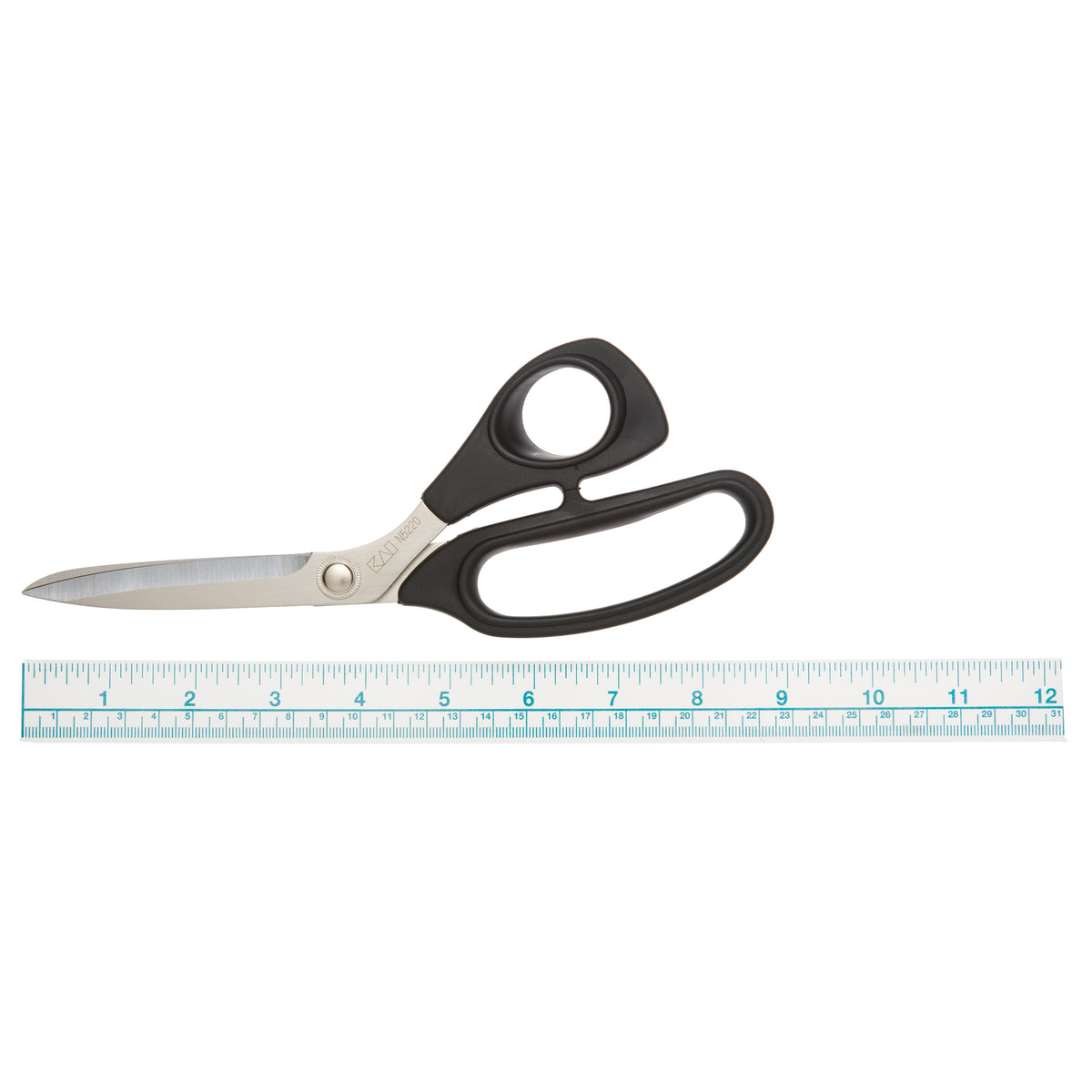 KAI N5220 8½-Inch Dressmaking Shears — product view