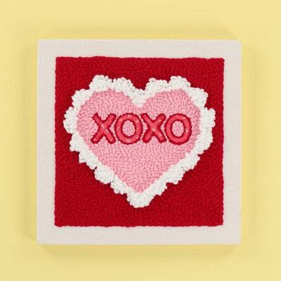 Punch Needle Embroidery Kit Hugs & Kisses 10in — product view