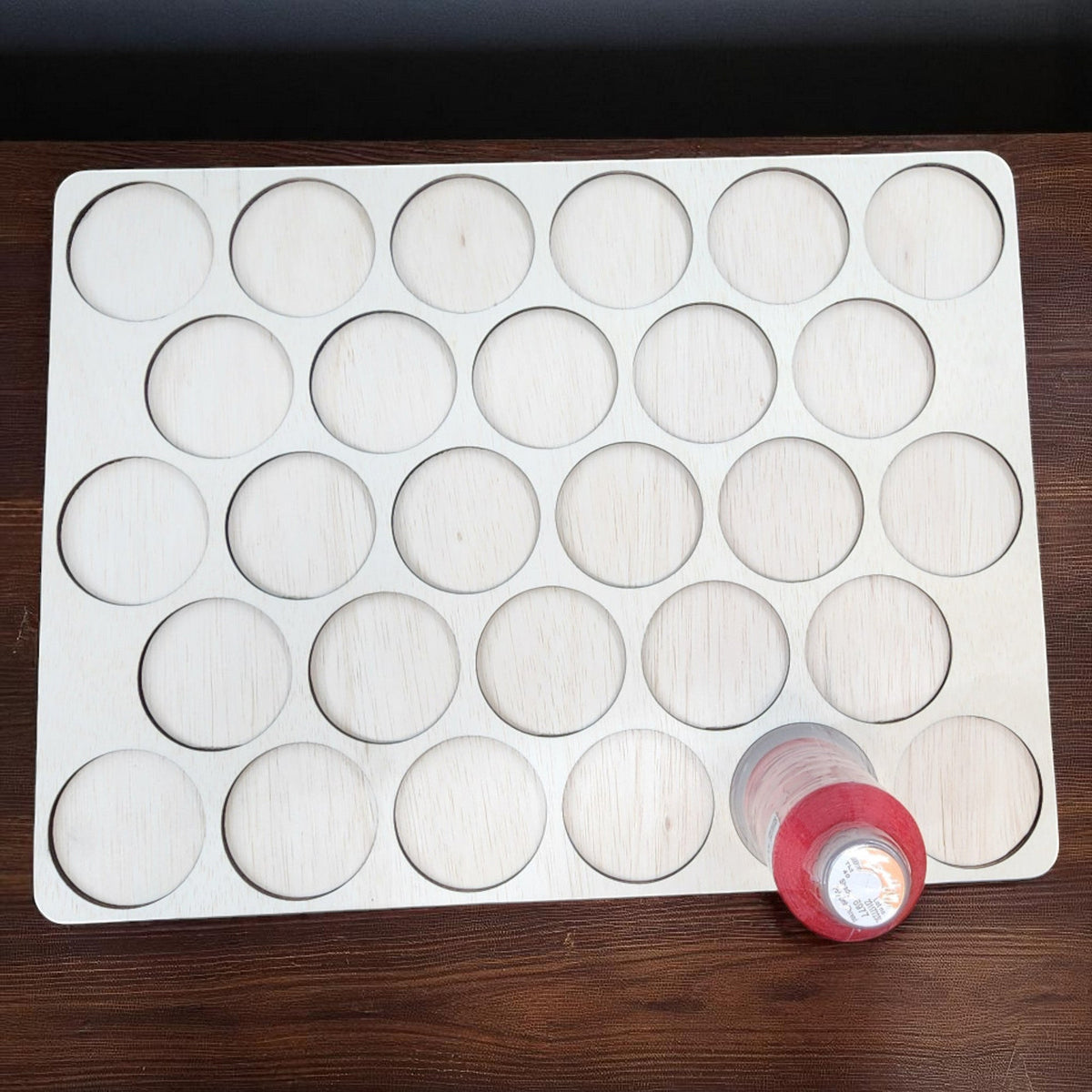 King Spool Thread Storage Tray for 5,000m Spools — empty large-spool tray with one sample spool