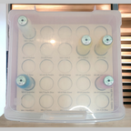 Kingstar Metallic Thread Storage Tray, 25 Spools — tray and spools beneath a closed clear lid