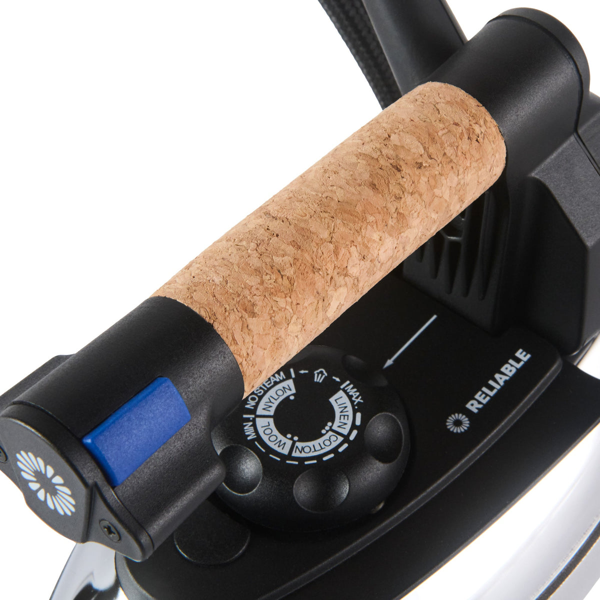 Reliable professional steam iron soleplate and steam controls