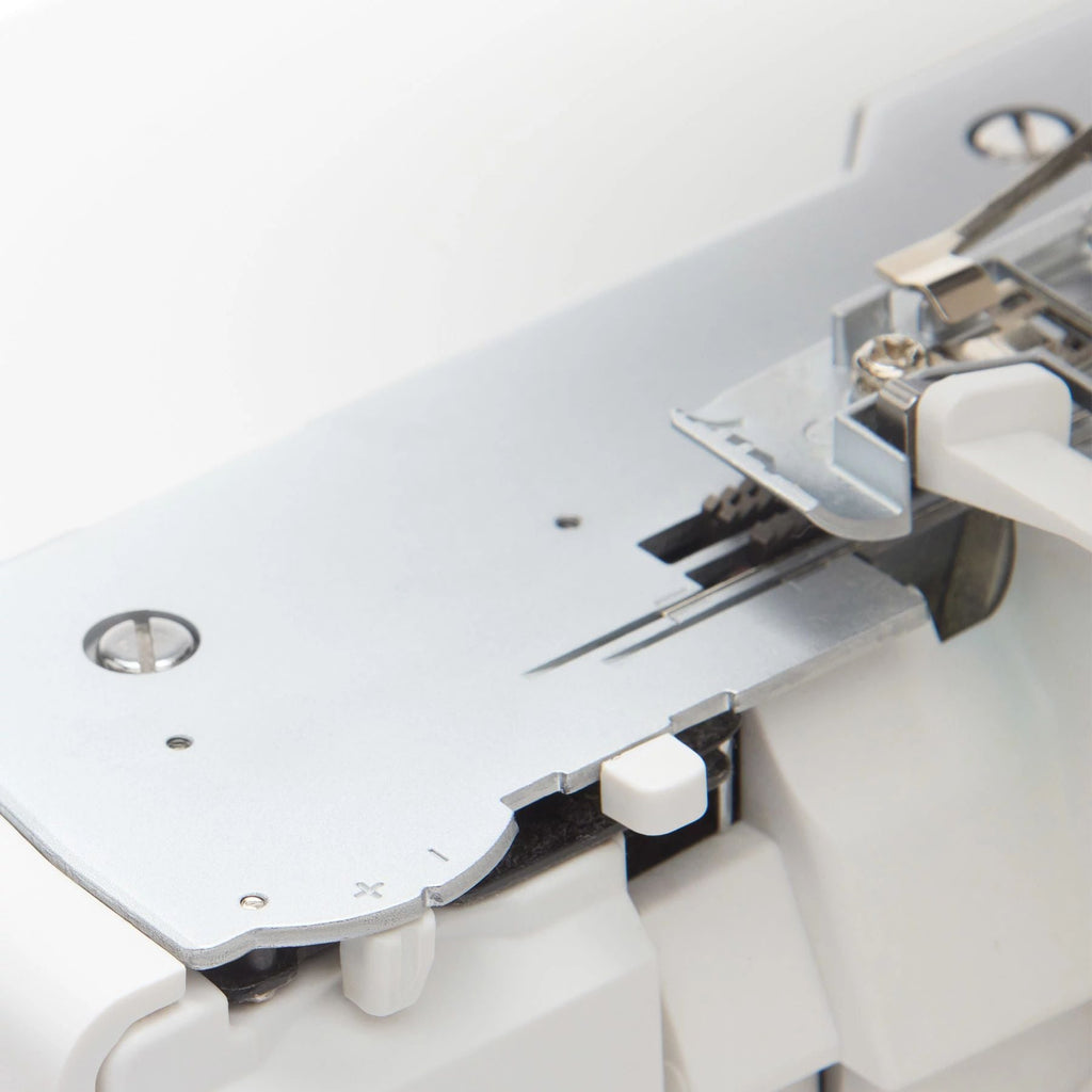 HUSQVARNA® VIKING® AMBER™ S | 300 Overlock Machine — official product image 12