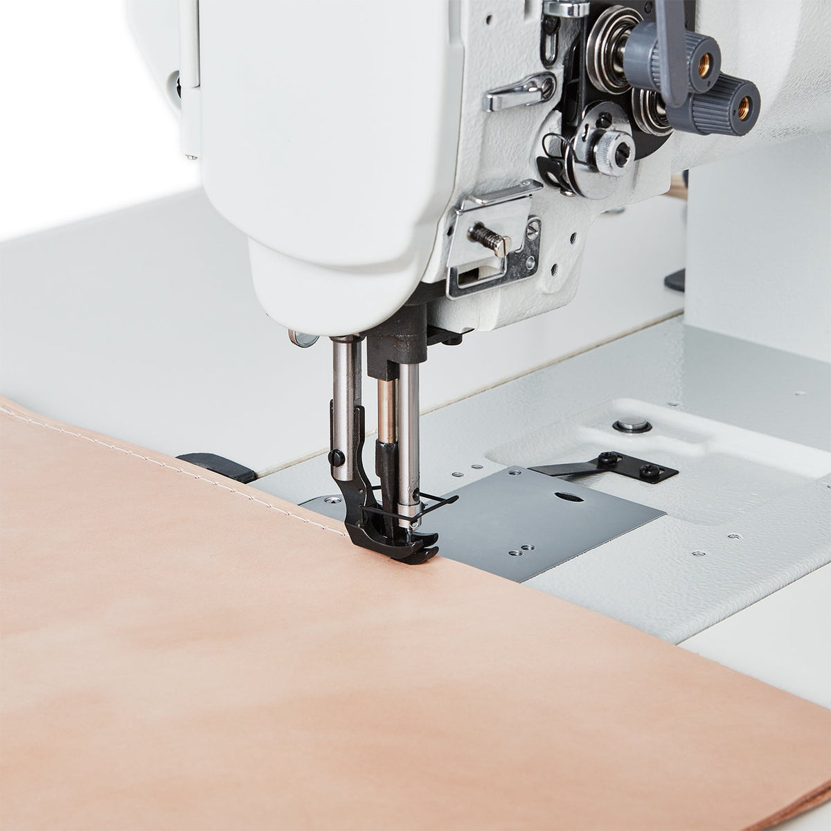 Reliable 4510SW sewing heavy upholstery material