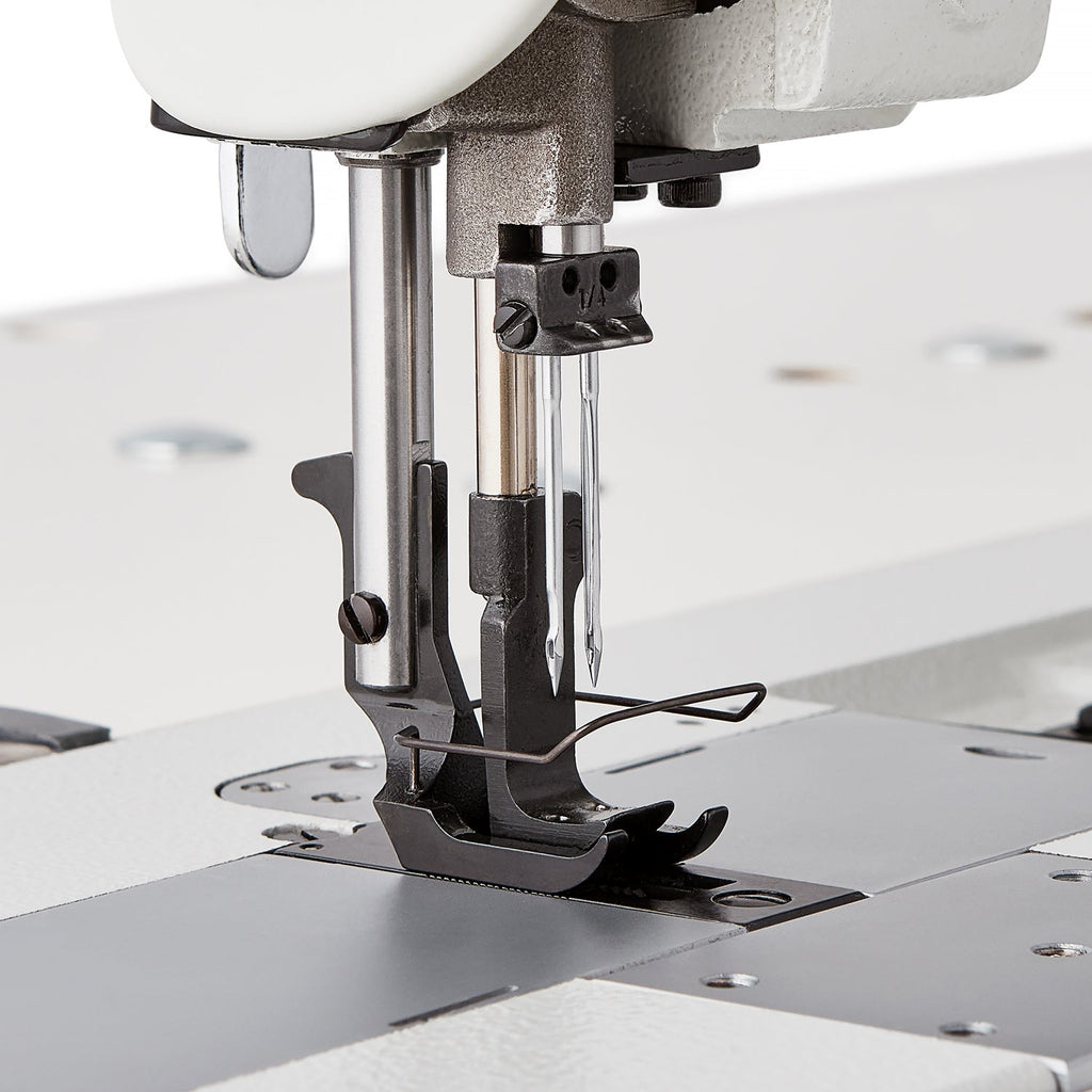 Reliable 4510TW two-needle walking foot detail
