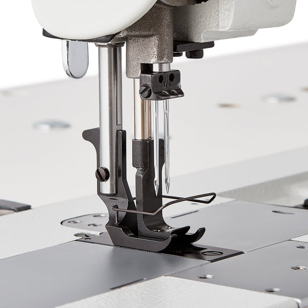 Reliable 4510TW two-needle walking foot detail