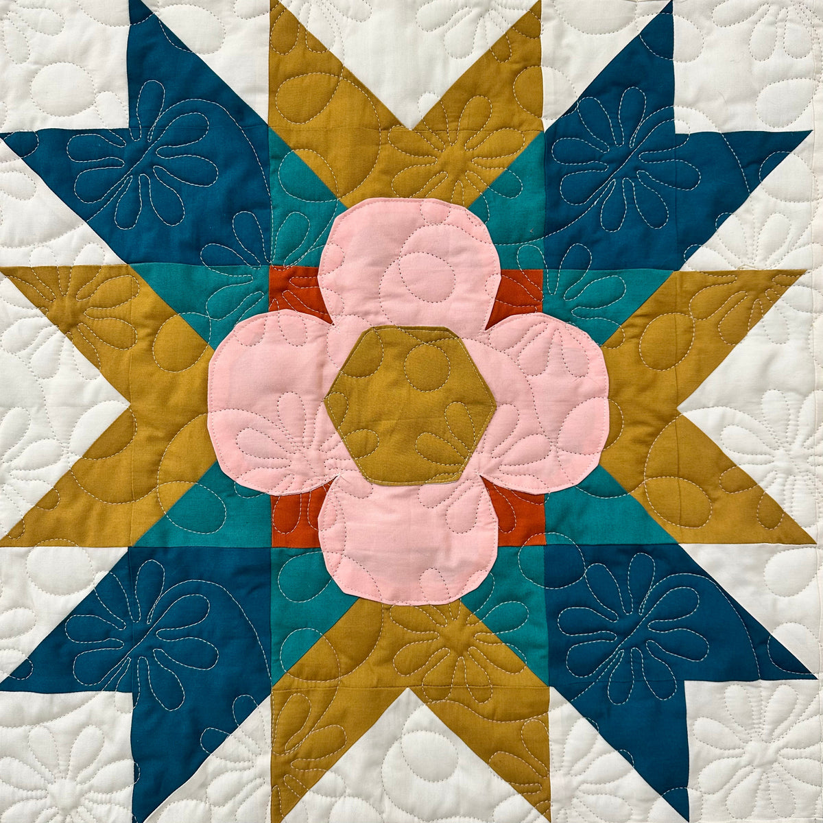 Seams Sew Me Friendship Blooms quilt example 12